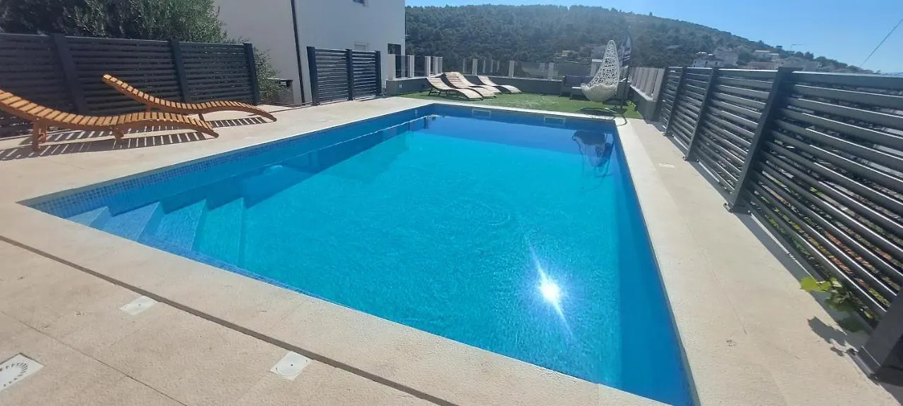 Apartmani Nikola Trogir 0*,  Croatie